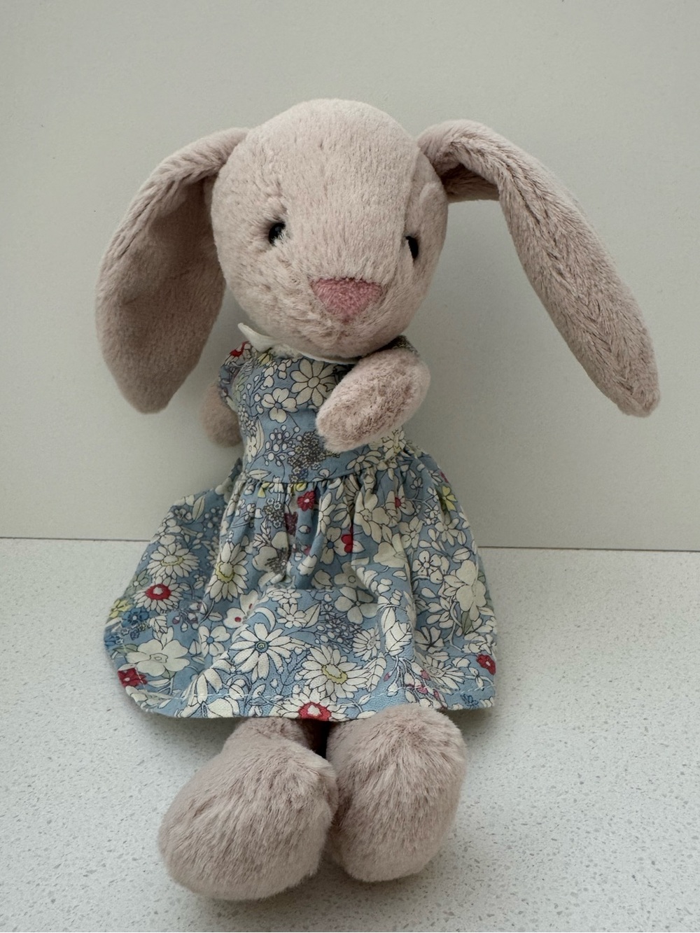 {Jellycat} Lottie the Twirling Rabbit